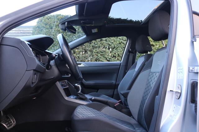 Volkswagen Taigo 1.5 TSI R-Line DSG (Panoramadak Carplay ACC Keyless Camera Trekhaak IQ-Light 18InchLMV Pdc V+A)