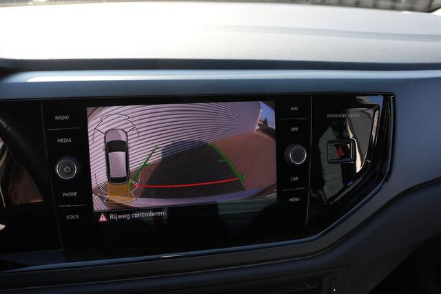 Volkswagen Taigo 1.5 TSI R-Line DSG (Panoramadak Carplay ACC Keyless Camera Trekhaak IQ-Light 18InchLMV Pdc V+A)