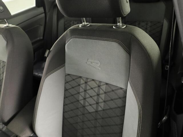 Volkswagen Taigo 1.0 TSI R-Line | DSG | Camera |Keyless | Navigatie | Carplay & Android Auto | Stoelverwarming |