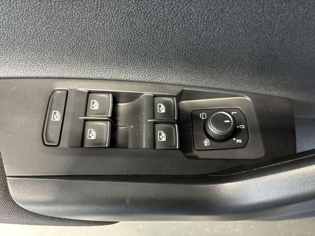 Volkswagen Taigo 1.0 TSI 110pk DSG R-Line · Panoramadak · Apple/Android Car Play · P-Sensoren · Getint Glas · 18'' Inch ·