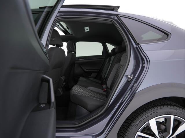 Volkswagen Taigo 1.5 TSI R-Line Aut. *PANO | ADAPTIVE-CRUISE | FULL-LED | BLINDSPOT | HEATED-SPORTSEATS | DIGI-COCKPIT | PRIVACY-GLASS | SHIFT-PADDLES | CAMERA | KEYLESS | NAVI-FULLMAP | ECC | PDC | 18''ALU*