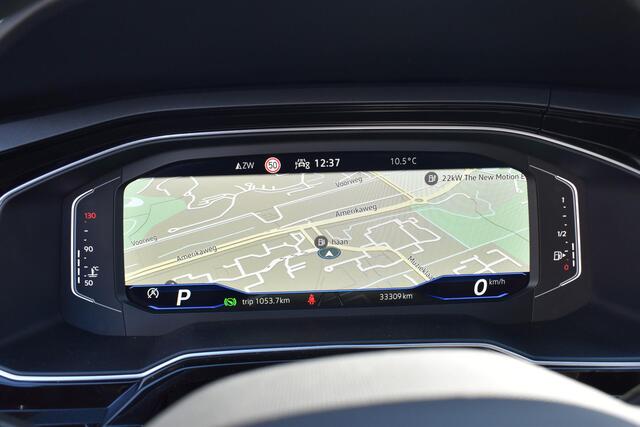 Volkswagen Taigo 1.0 TSI R-Line Business Automaat | 3X R-Line | IQ-Light | Trekhaak | BSM | Navi | Digitaal Dash | Stoelverwarming | 12 mnd BOVAG garantie | Whatsapp 06-53188999