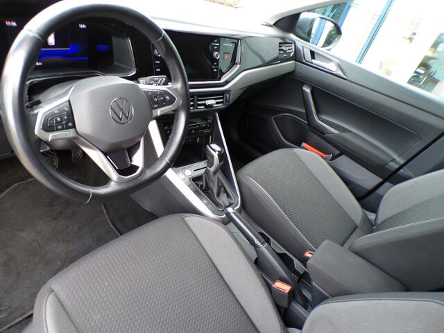 Volkswagen Taigo 1.0 TSI Life, Automaat / Carplay + Android Auto / Camera + Sensoren / Full LED. / Stoelverwarming / 17'' LMV