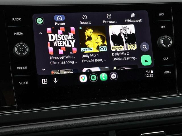 Volkswagen Taigo 1.0TSI/115PK R-Line DSG · Keyless · Apple Carplay/Android Auto · Camera + Parkeersensoren ·Garantie t/m 27-03-2027