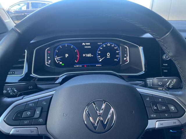 Volkswagen Taigo 1.5 TSI R-Line 1500kg DSG Automaat Bj 2022 Km 38177, trekhaak, achteruitrijcamera, carplay, stoelverwarming, led, pdc, cruisecontrol, klimaat airconditioning, digitale klokken