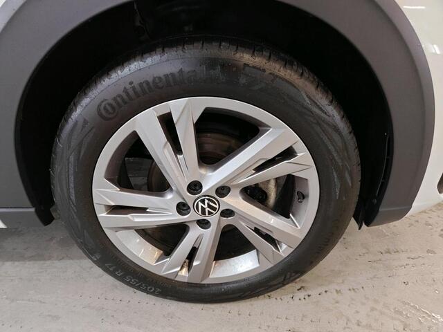 Volkswagen Taigo 1.0 TSI R-Line Parkeersensoren / Navigatie / Comfort + multimedia pakket / LED verlichting / Clima / Camera