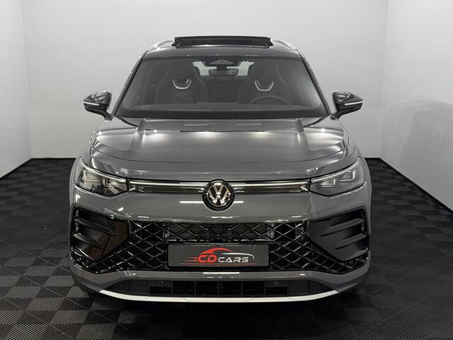 Volkswagen Tayron 1.5 eHybrid R-Line Edition Pano, Half leder, Camera, Navi, Elektrische achterklep, Sfeerverlichting, Cruise control adaptief, 2 jaar garantie