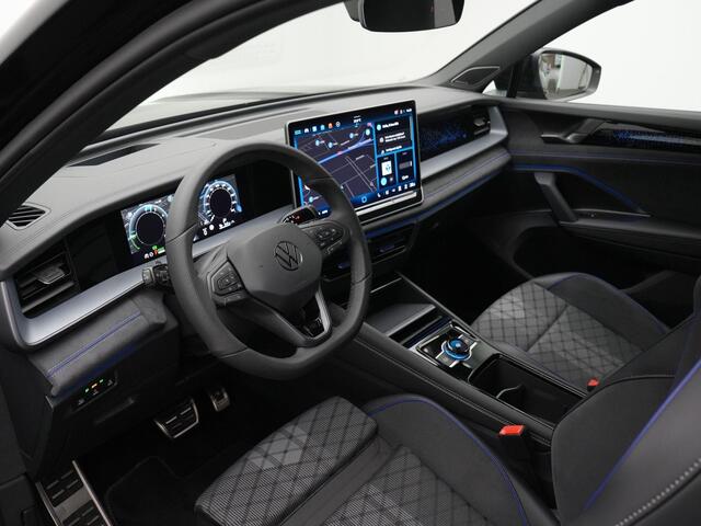 Volkswagen Tayron 1.5 eHybrid 204 pk DSG R-Line Edition | Panoramadak | Trekhaak | Adaptief onderstel | Harman/Kardon | Massage | Achteruitrijcamera
