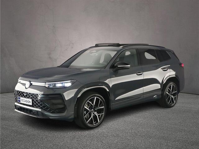 Volkswagen Tayron R-Line Edition 1.5 TSI eHybrid 272pk DSG Automaat Trekhaak, Panoramadak, Black Style, Adaptive cruise control, 360 camera, Navigatie