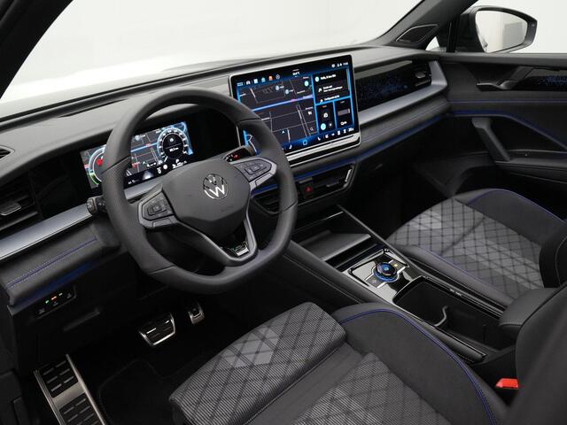 Volkswagen Tayron 1.5 eHybrid 204 pk DSG R-Line Edition | Panoramadak | Harman Kardon sound | Trekhaak | Head-up Display | Black Style pakket | 20 inch
