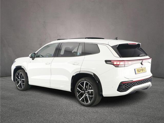 Volkswagen Tayron R-Line Edition 1.5 TSI eHybrid 204pk DSG Automaat Panoramadak, Adaptive cruise control, 360 camera, Achteruitrijcamera, LED matrix koplampen, Navigatie, Elektrische achterklep