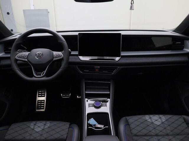 Volkswagen Tayron 1.5 eHybrid 272pk DSG R-Line · Panoramadak · Camera · Keyless · Side Assist · Stuur-& Stoelverwarming · Massagefunctie Bestuurder · Garantie t/m 29-09-2030 of 100.000km