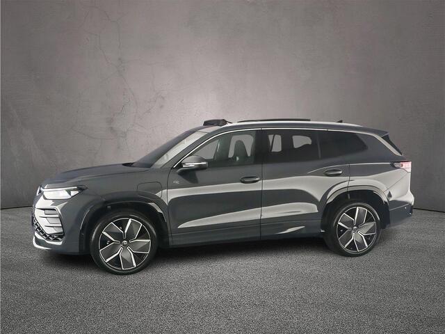 Volkswagen Tayron R-Line Edition 1.5 TSI eHybrid 272pk DSG Automaat Trekhaak, Panoramadak, Adaptive cruise control, Navigatie, 360 camera, Achteruitrijcamera, Elektrische achterklep