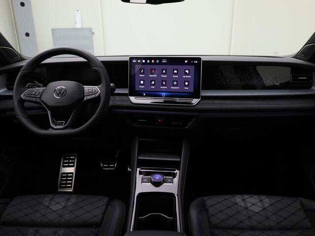 Volkswagen Tayron 1.5eHybrid 200kW/272PK R-Line DSG · Panoramadak · Harman Kardon sound · Camera + Parkeersensoren · Garantie t/m 08-12-2030 of 100000km