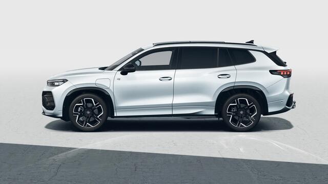 Volkswagen Tayron R-Line Edition | 'App-Connect' draadloze smartphone integratie | Automatische afstandsregeling (Adaptive Cruise Control) | Black Style Pakket