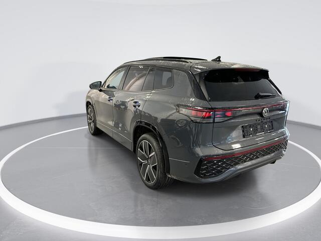 Volkswagen Tayron 1.5 eTSI 272pk DSG R-Line Edition · Wegklapbare Trekhaak · Panoramadak · Massage · Keyless · Elek. Achterklep · 20'' Inch · Garantie t/m 30-10-2030 of 100.000km