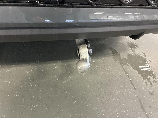 Volkswagen Tayron 1.5 eTSI 272pk DSG R-Line Edition · Wegklapbare Trekhaak · Panoramadak · Massage · Keyless · Elek. Achterklep · 20'' Inch · Garantie t/m 30-10-2030 of 100.000km