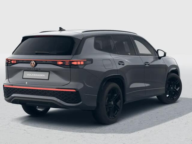 Volkswagen Tayron R-Line Edition 1.5 eHybrid 272 PK 6 versn. DSG · Black Style Pakket · Comfort Pakket Plus · Interieur Style Pakket · High-end geluidsysteem 'Harman Kardon' · rekhaak inklapbaar, met elektrische ontgrendeling, incl. aanhangermanoeuvreerhulp Trailer Assist