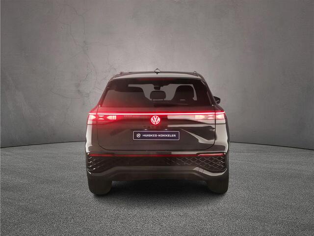 Volkswagen Tayron R-Line Edition 1.5 TSI eHybrid 272pk DSG Automaat Trekhaak, Panoramadak, Black style, Adaptive cruise control, 360 camera, Navigatie, Elektrische achterklep