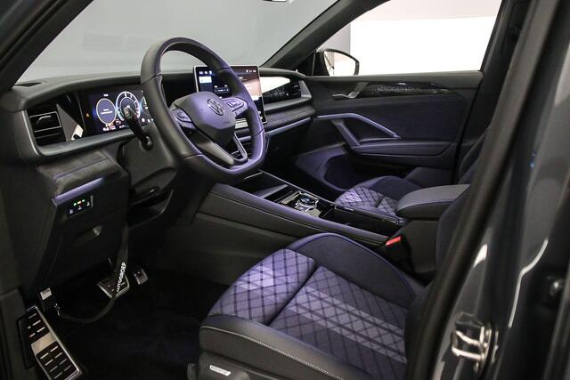 Volkswagen Tayron R-Line Edition 1.5 TSI eHybrid 272pk DSG Automaat Trekhaak, Black style, Panoramadak, Adaptive cruise control, Elektrische achterklep, 360 camera, Achteruitrijcamera