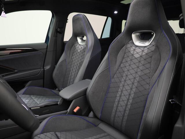 Volkswagen Tayron 1.5eHybrid 200kW/272PK R-Line Panoramadak · Apple/Android Car Play · Camera + Parkeersensoren · Garantie t/m 30-12-2030 of 100.000km