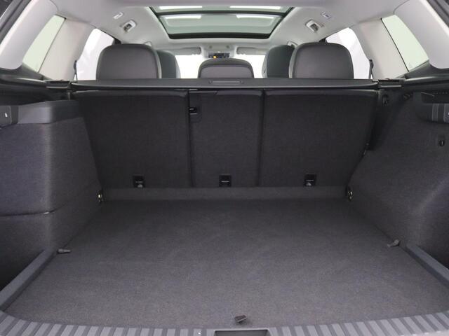 Volkswagen Tayron 1.5 eHybrid Life Edition 204PK DSG SOH 97,71%, Pano-Schuifdak, Trekhaak, 18" LM Velgen, Voorruitverwarming, Stoel-Stuurverwarming, Elektr. Achterklep, Navi via Apple Carplay/Android Auto, Keyless, Side Assist