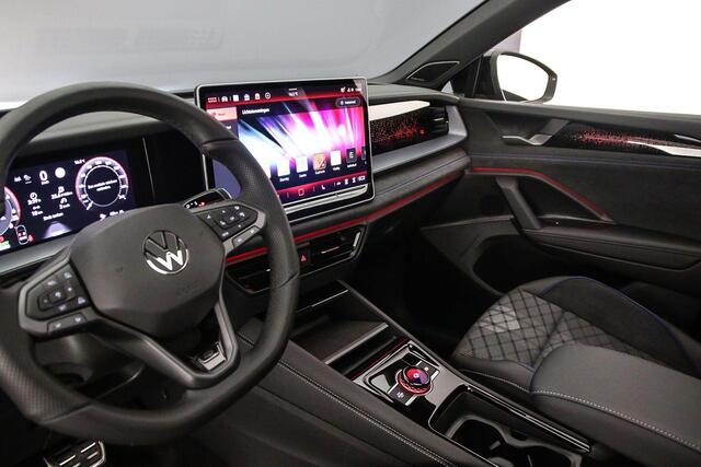 Volkswagen Tayron R-Line Edition 1.5 TSI eHybrid 272pk DSG Automaat Trekhaak, Panoramadak, Harman Kardon audio, Black style, Adaptive cruise control, Elektrische achterklep