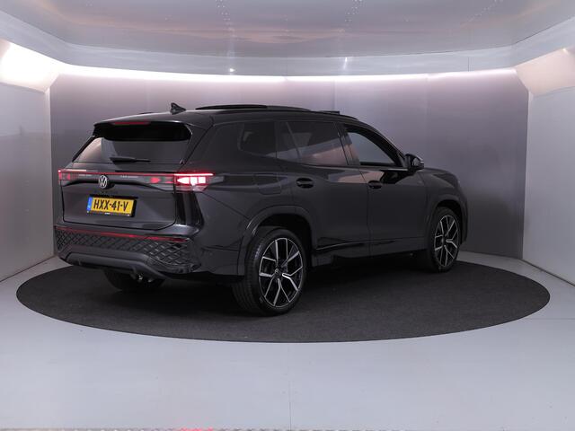 Volkswagen Tayron 1.5 eHybrid R-Line Edition 204 pk Automaat (DSG) | Verlengde garantie | Navigatie | Panoramadak | Trekhaak (wegklapbaar) | Parkeersensoren (Park assist) | Achteruitrijcamera | Stoelverwarming | R-Line |