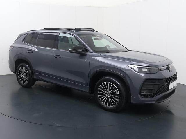 Volkswagen Tayron 1.5 eHybrid R-Line Edition | 272 PK | SoH 100% | Trekhaak | Panoramadak | Head-up display | Area view 360 graden | Harmann Kardon audio | IQ.Light HD koplampen |