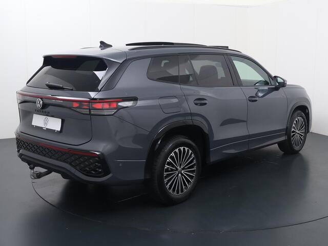 Volkswagen Tayron 1.5 eHybrid R-Line Edition | 272 PK | SoH 100% | Trekhaak | Panoramadak | Head-up display | Area view 360 graden | Harmann Kardon audio | IQ.Light HD koplampen |