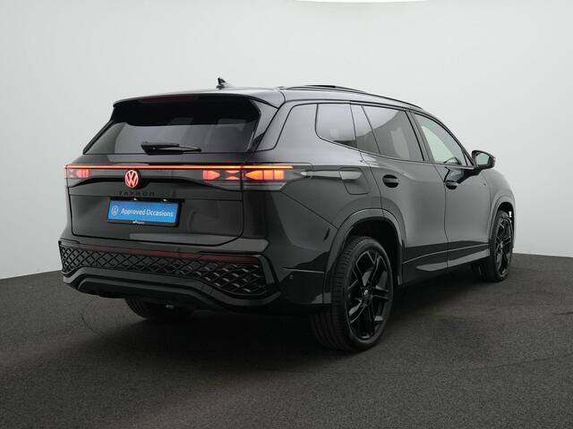 Volkswagen Tayron 1.5 eHybrid 272 pk R-Line Edition | Panoramadak | Adaptief onderstel | Stuur-/achterbankverwarming | Achteruitrijcamera | Navigatie
