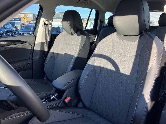 Volkswagen Tayron 1.5eHybrid 150kW/204PK Life Edition DSG · Trekhaak · Apple/Android Car Play · Camera + Parkeersensoren · Garantie t/m 12-05-2027