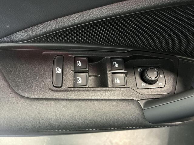 Volkswagen Tayron 1.5 eTSI 204pk Life Edition · SOH 100% · Camera · Wegklapbare Trekhaak · Stoel-&Stuurverwarming · Dodehoek Detectie · 18'' Inch ·