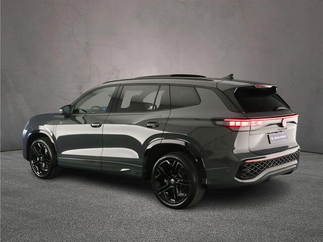 Volkswagen Tayron R-Line Edition 1.5 TSI eHybrid 272pk DSG Automaat Trekhaak, Harman Kardon audio, Panoramadak, Adaptive cruise control, Navigatie, Black style