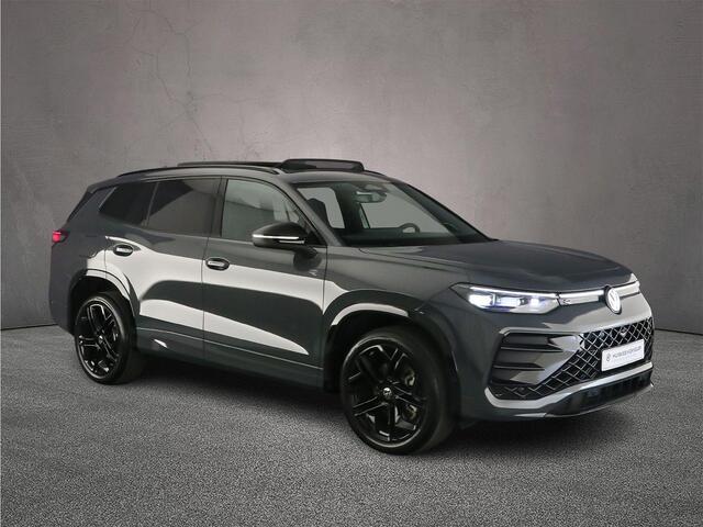 Volkswagen Tayron R-Line Edition 1.5 TSI eHybrid 272pk DSG Automaat Trekhaak, Harman Kardon audio, Panoramadak, Adaptive cruise control, Navigatie, Black style