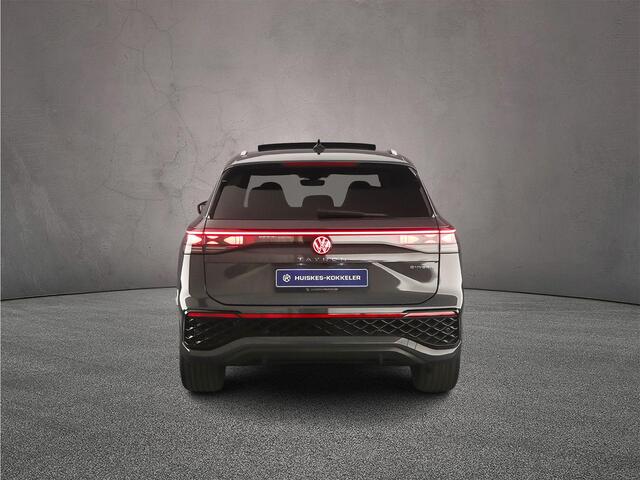Volkswagen Tayron R-Line Edition 1.5 TSI eHybrid 272pk DSG Automaat Trekhaak, Panoramadak, Adaptive cruise control, Navigatie, 360 camera, Achteruitrijcamera, Elektrische achterklep