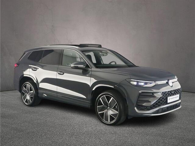 Volkswagen Tayron R-Line Edition 1.5 TSI eHybrid 272pk DSG Automaat Trekhaak, Panoramadak, Adaptive cruise control, Navigatie, 360 camera, Achteruitrijcamera, Elektrische achterklep