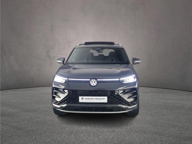 Volkswagen Tayron R-Line Edition 1.5 TSI eHybrid 272pk DSG Automaat Trekhaak, Panoramadak, Adaptive cruise control, Navigatie, 360 camera, Achteruitrijcamera, Elektrische achterklep