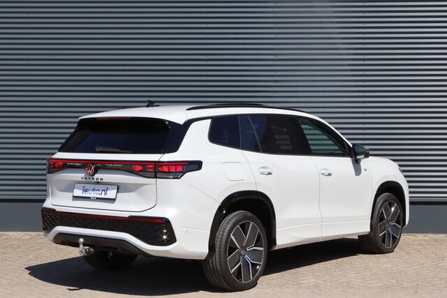 Volkswagen Tayron 1.5 eHybrid 272PK R-Line Black Style IQ.Light/Pano/Keyless/Camera/DCC/ACC/ Dodehoek/20"/Trekhaak wegkl.