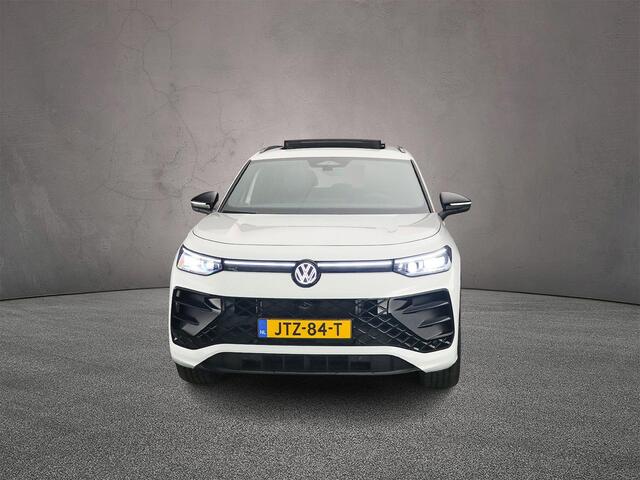 Volkswagen Tayron R-Line Edition 1.5 TSI eHybrid 272pk DSG Automaat Trekhaak, Panoramadak, Harman Kardon audio, Elektrische achterklep, Adaptive cruise control