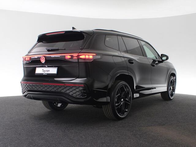 Volkswagen Tayron R-Line Edition 1.5 eHybrid 204 pk | Panoramadak | 360 camera | IQ Light | Trekhaak | Head-up display | Achterbankverwarming | 20 inch