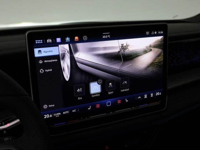 Volkswagen Tayron R-Line Edition 1.5 eHybrid 204 pk | Panoramadak | 360 camera | IQ Light | Trekhaak | Head-up display | Achterbankverwarming | 20 inch