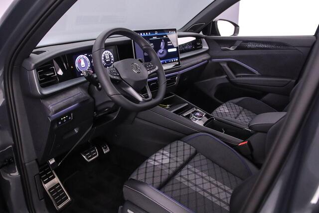 Volkswagen Tayron R-Line Edition 1.5 TSI eHybrid 272pk DSG Automaat Trekhaak, Panoramadak Harman Kardon audio, Adaptive cruise control, Navigatie, Black style