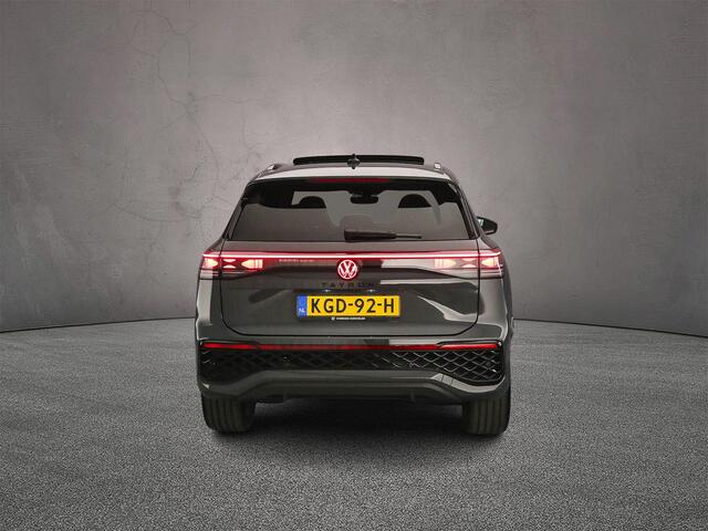 Volkswagen Tayron R-Line Edition 1.5 TSI eHybrid 272pk DSG Automaat Trekhaak, Panoramadak Harman Kardon audio, Adaptive cruise control, Navigatie, Black style