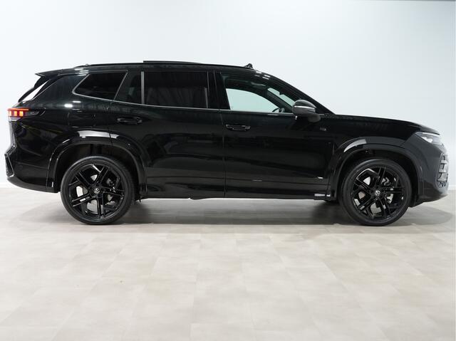Volkswagen Tayron 1.5 eHybrid R-Line Ed. | Black Style | Panorama | Trekhaak | Camera 241