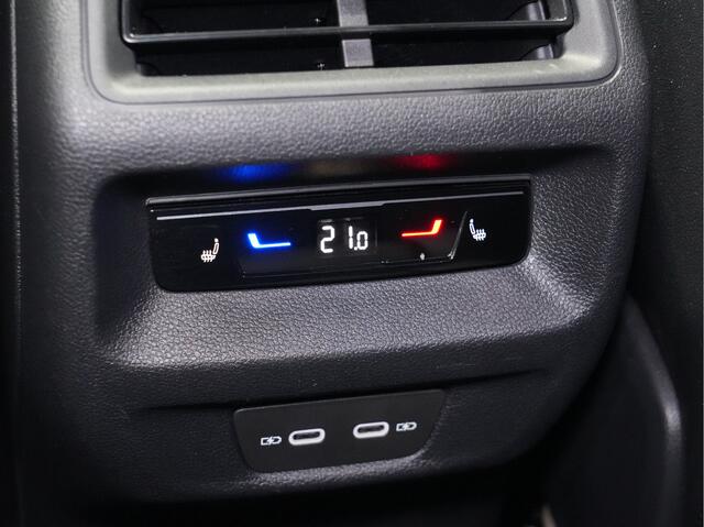 Volkswagen Tayron 1.5 eHybrid R-Line Ed. | Black Style | Panorama | Trekhaak | Camera 241