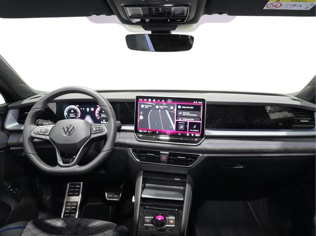 Volkswagen Tayron 1.5 eHybrid R-Line Ed. | Black Style | Panorama | Trekhaak | Camera 241