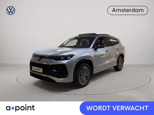 Volkswagen Tayron 1.5 eHybrid R-Line Edition 272 pk Automaat (DSG) | Verlengde garantie | Navigatie | Panoramadak | Trekhaak (wegklapbaar) | Parkeersensoren (Park assist) | Rondomzicht camera | Stoelverwarming v/a | Lederen bekleding |