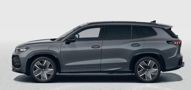 Volkswagen Tayron 1.5 eHybrid 272PK R-Line Edition / Resterende Fabrieksgarantie tot 13-08 2029 / Trekhaak / Panoramadak / 20'' LMV / VW