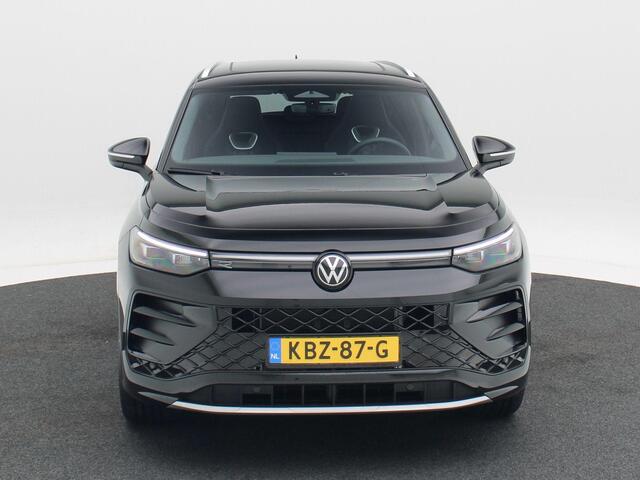 Volkswagen Tayron 1.5 eHybrid 272 Pk Automaat R-Line Edition | Panoramadak | Trekhaak | 20 Inch | Camera | Stuur- en Stoelverwarming | Full LED
